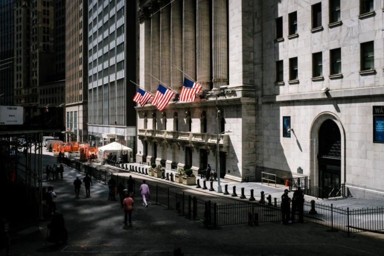 Wall Street fecha em alta com recordes do Dow Jones, Nasdaq e S&P500