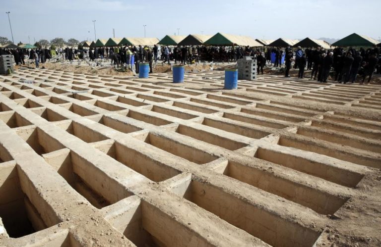 Covid-19: Pandemia matou pelo menos 4,06 milhões de pessoas em todo o mundo