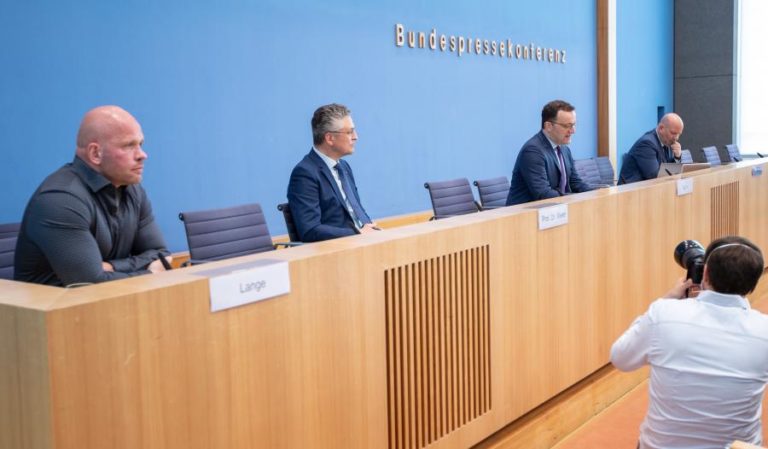 Covid-19: Alemanha alerta para perigo de aumento exponencial de casos até outubro