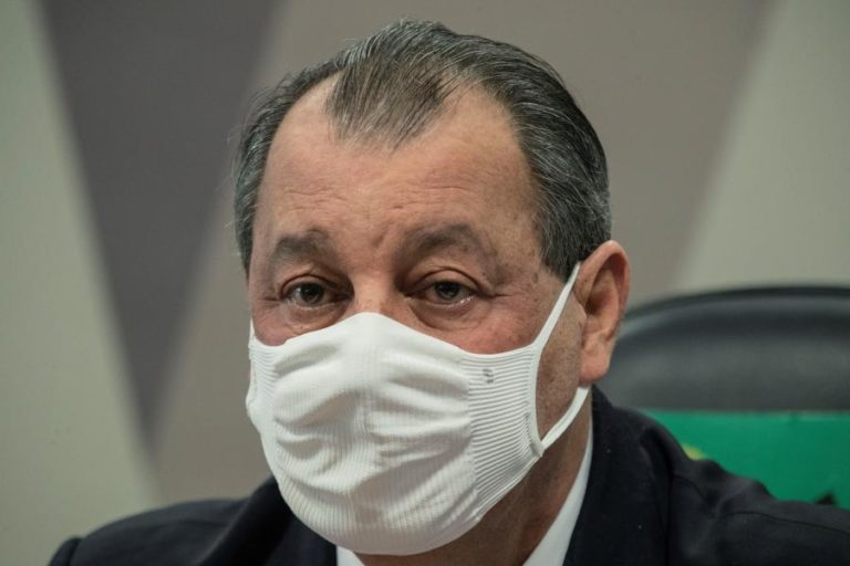 Covid-19: Senador advertido por Forças Armadas do Brasil após citar corrupção de militares na Saúde