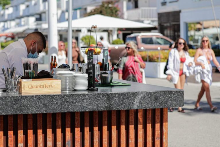 Covid-19: Associação de Hotéis do Algarve diz que teste ou certificado é “exagero” e pede revogação