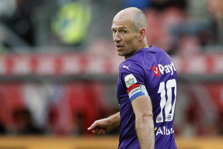 Arjen Robben encerra carreira de futebolista aos 37 anos