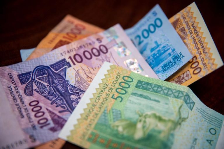 Salários da Administração Pública da Guiné-Bissau vão ser todos pagos no banco 