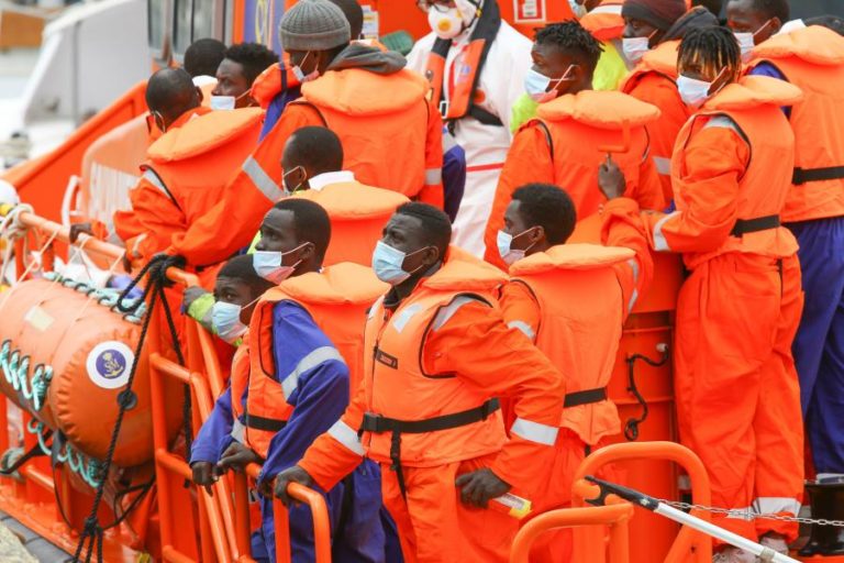 Migrações: Pelo menos 20 mortos em naufrágios nas costas da Líbia e Tunísia
