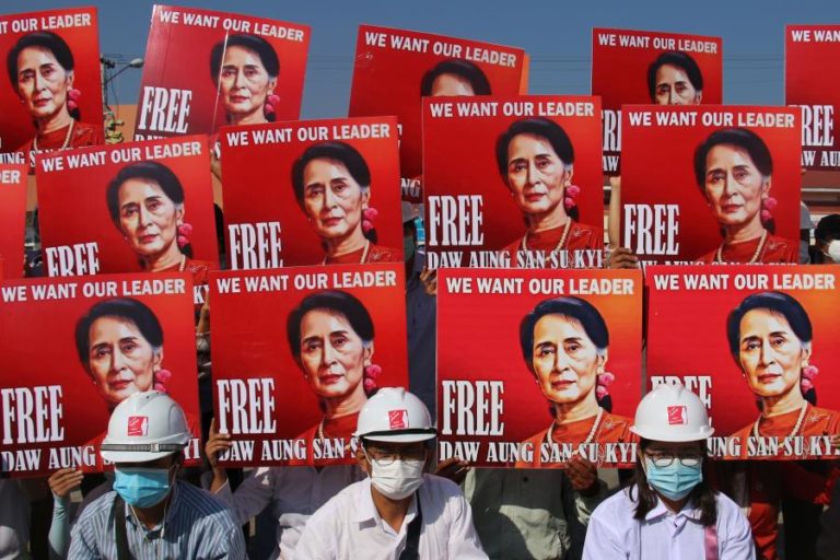 Novas acusações de corrupção contra líder deposta em golpe de Estado em Myanmar