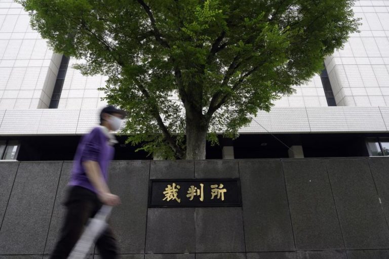 Cúmplices norte-americanos na fuga de Carlos Ghosn condenados a 24 e 20 meses de prisão