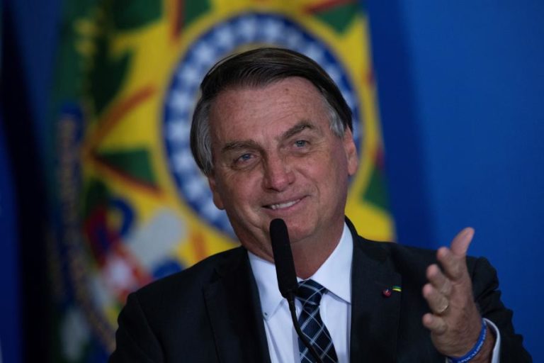 Bolsonaro sugere orações em sessões do Supremo Tribunal Federal do Brasil