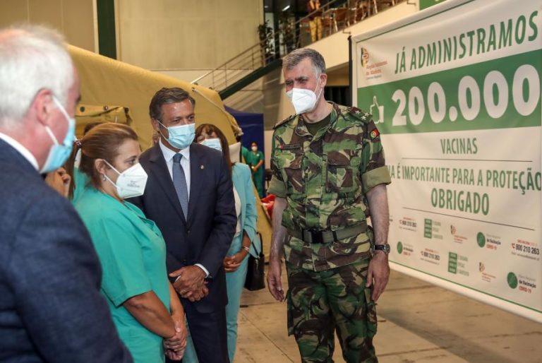 Covid-19: Coordenador da ‘task force’ diz que país está “numa corrida contra o tempo”