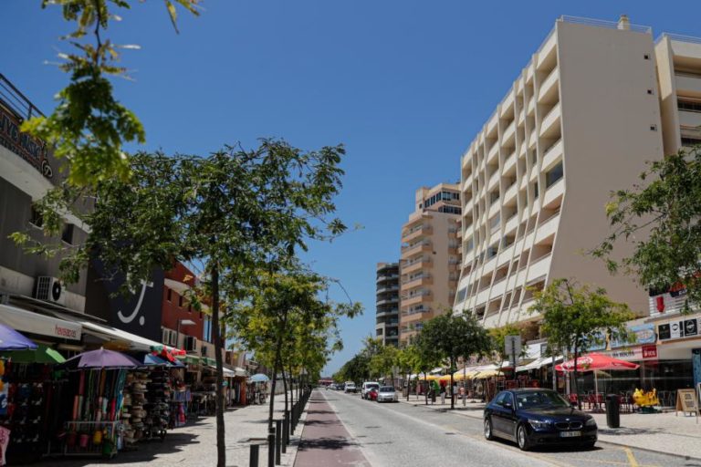 Ocupação por quarto no Algarve foi de 43,1% em junho – Associação