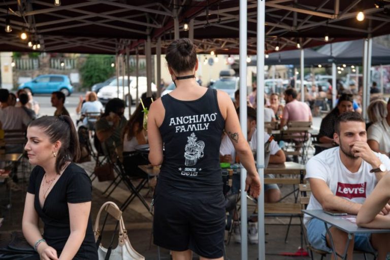 Covid-19: Itália regista 28 mortos e 194 infeções com reforço de variante Delta