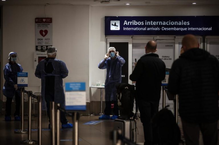 Covid-19: Argentina prolonga restrições para regresso de cidadãos e companhias aéreas avaliam operações no país
