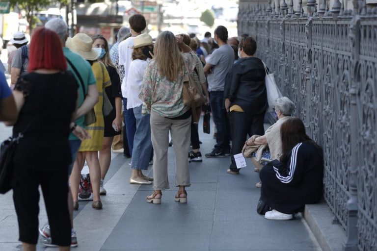 Covid-19: Espanha regressa a um nível de “risco elevado” de contágios