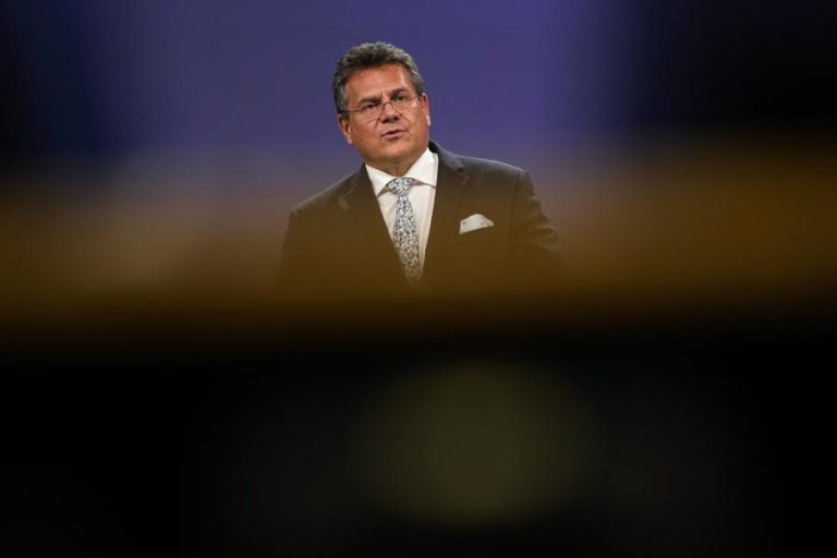 Brexit: UE exclui qualquer renegociação de acordo para a Irlanda do Norte