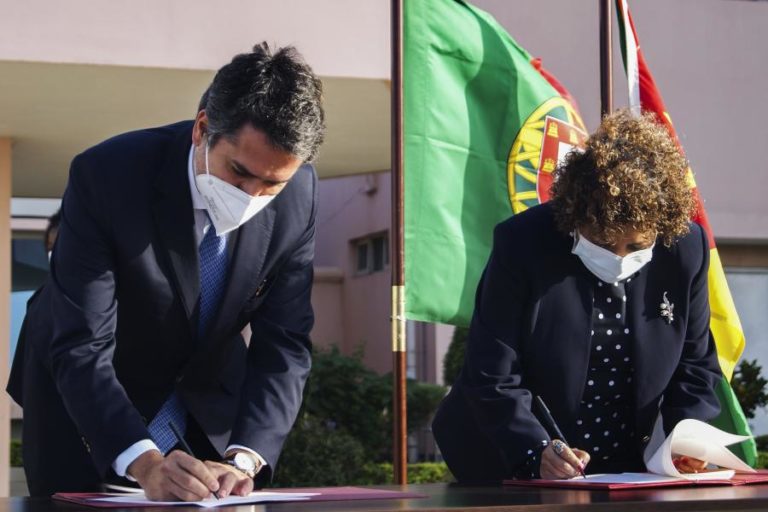 Covid-19: Vacinas chegam a Moçambique “em momento oportuno”