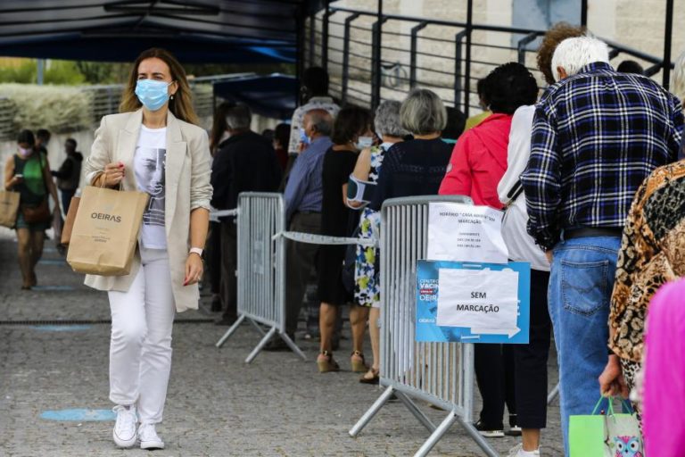 Covid-19: Mais de 141.500 vacinas administradas na segunda-feira, batido novo recorde