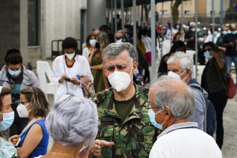 Covid-19: Vagas para autoagendamento esgotadas em alguns concelhos – `task force´