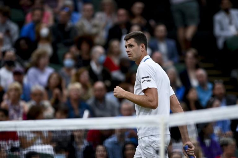 Wimbledon: Hurkacz bate Medvedev e está pela primeira vez nos ‘quartos’