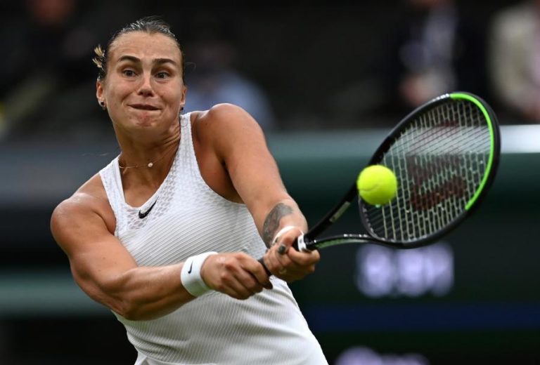 Wimbledon: Sabalenka bate Jabeur e vai estrear-se nas meias-finais
