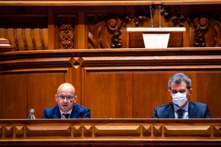 Covid-19: Governo quer aprovar em julho programa pós-moratórias