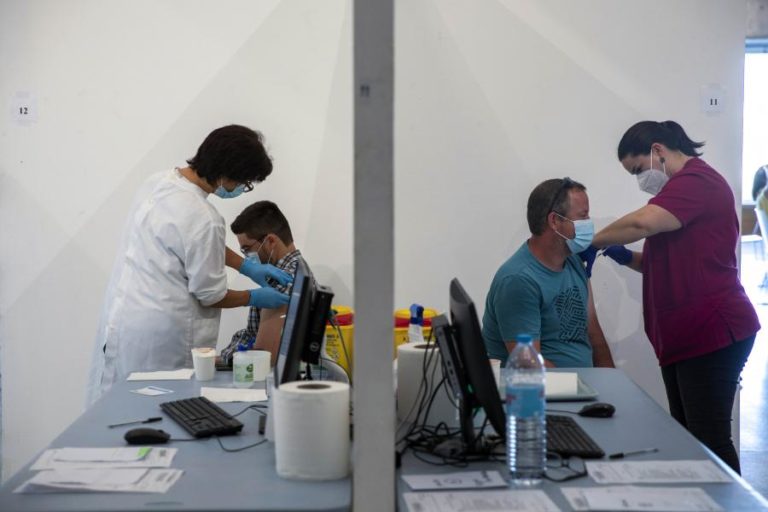 Covid-19: Portugal administrou um milhão de vacinas na última semana
