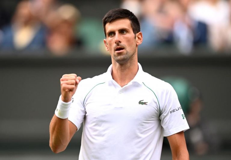 Wimbledon: Campeão Djokovic bate Shapovalov e disputa final com Berrettini