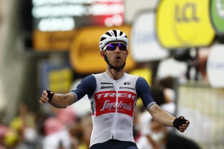 Tour: Bauke Mollema ganha 14.ª etapa, Guillaume Martin sobe ao segundo lugar da geral