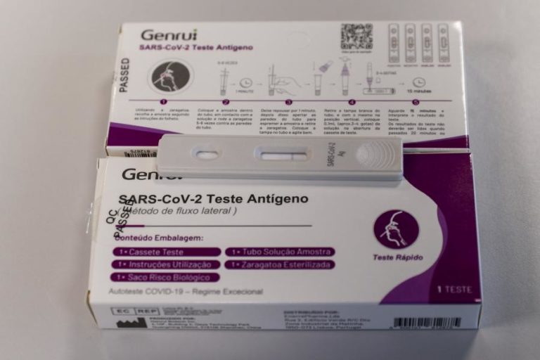 Covid-19: Testes comparticipados disponíveis em mais de 300 farmácias e laboratórios