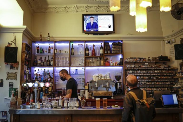 Covid-19: Passe sanitário em França será obrigatório em bares, restaurantes e transportes
