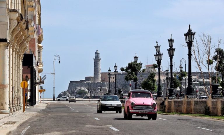 Internet móvel restabelecida em Cuba, mas sem acesso a redes sociais