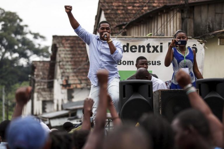 São Tomé/Eleições: Candidato independente Abel Bom Jesus não tem dinheiro mas promete alegria