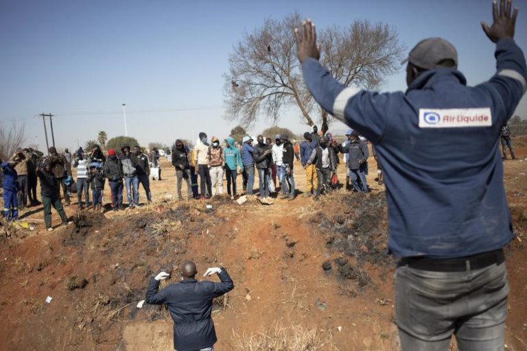 Covid-19: Violência na África do Sul agrava pandemia – Consultora