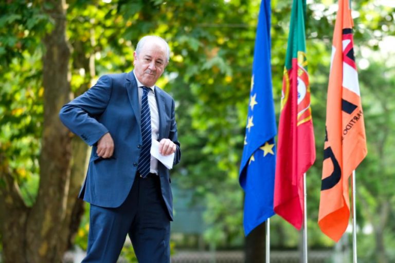 Cartão Vermelho: Rio critica Governo por não escolher outro nome para Banco de Fomento