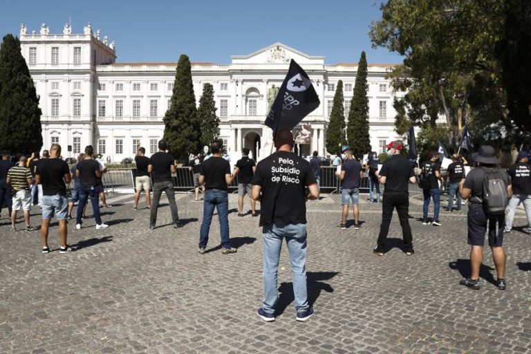 Cerca de meia centena de polícias exige subsídio de risco junto ao Conselho de Ministros