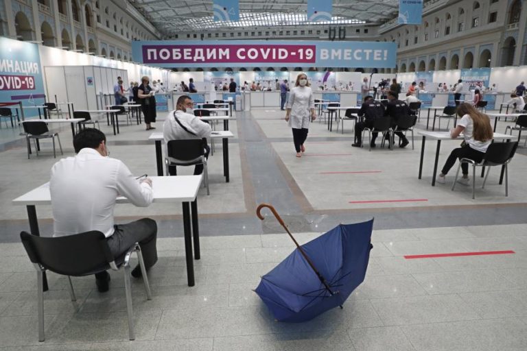 Covid-19: Rússia atinge novo máximo semanal de mortes desde o início da pandemia