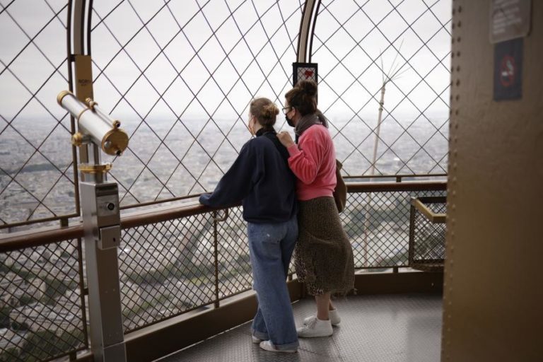 Covid-19: França entrou na quarta vaga do vírus