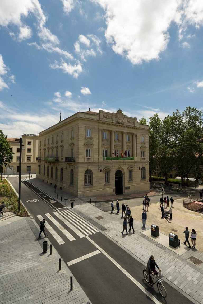 Memorial recorda vítimas mortais do terrorismo e afasta visão romântica da ETA