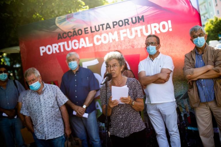 CGTP exige que Governo trave despedimentos coletivos