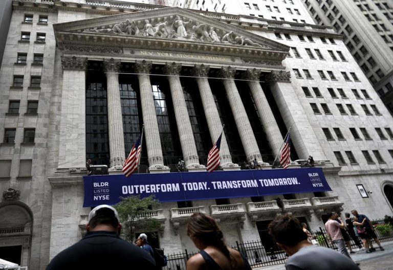 Wall Street inicia sessão no ‘vermelho’ com Amazon em queda