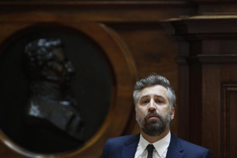 Governo assegura solução para a Groundforce mesmo que falhe venda de ações pelo Montepio