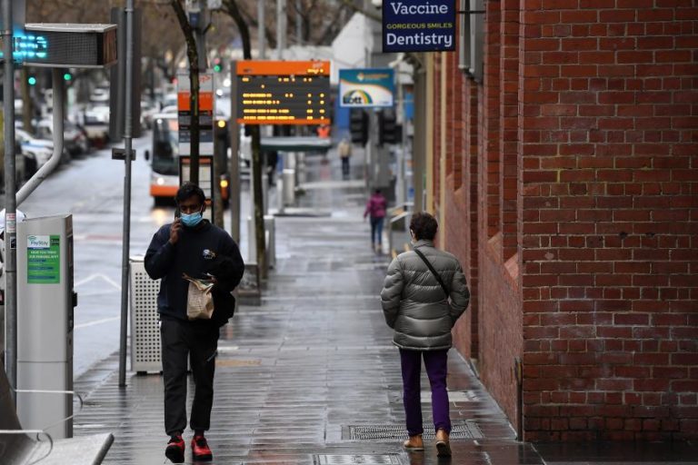 Covid-19: Pandemia já matou quase 4,12 milhões de pessoas em todo o mundo
