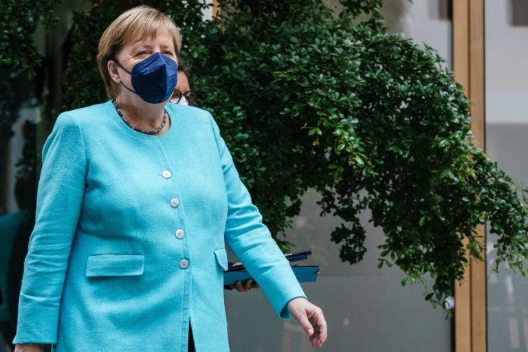 Covid-19: Merkel preocupada com dinâmica “exponencial” de novas infeções na Alemanha