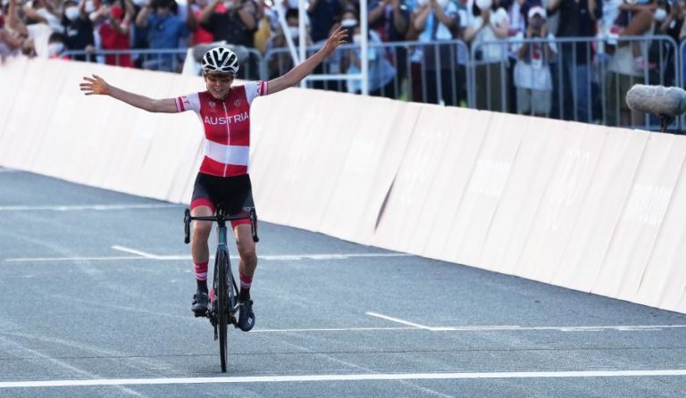 Tóquio2020: Anna Kiesenhofer surpreende e conquista ouro no ciclismo de estrada