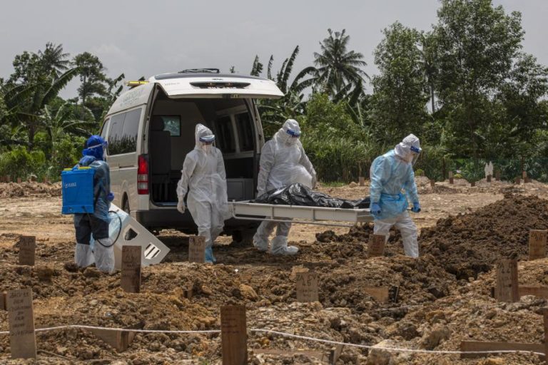 Covid-19: Pandemia matou pelo menos 4,17 milhões de pessoas em todo o mundo