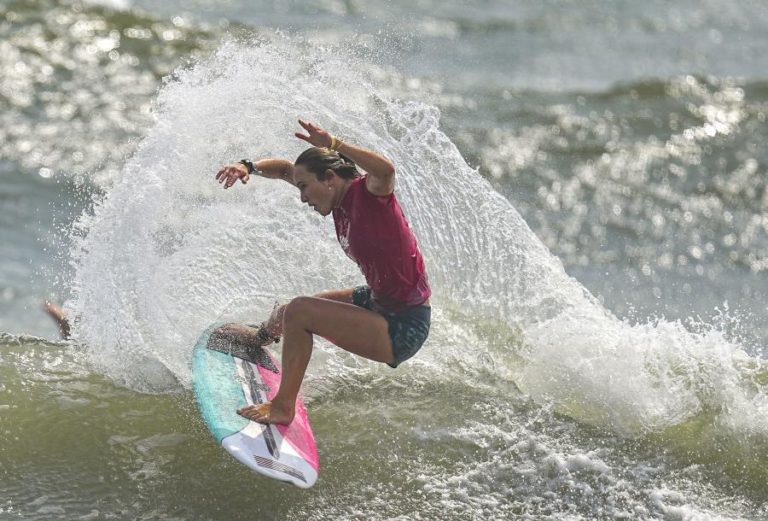 Tóquio2020: Carissa Moore conquista título olímpico de surf feminino