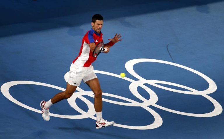 Tóquio2020: Djokovic avança para as ‘meias’ no dia do afastamento de Medvedev