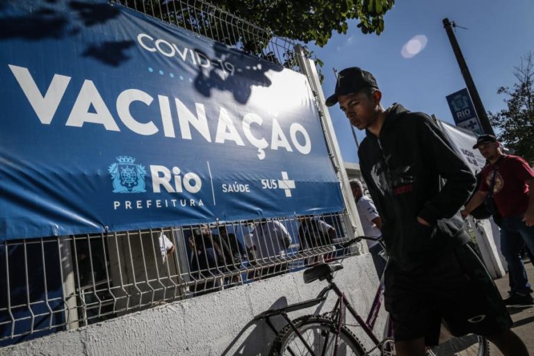 Covid-19: Brasil regista mais 910 mortos e 37 mil novos casos