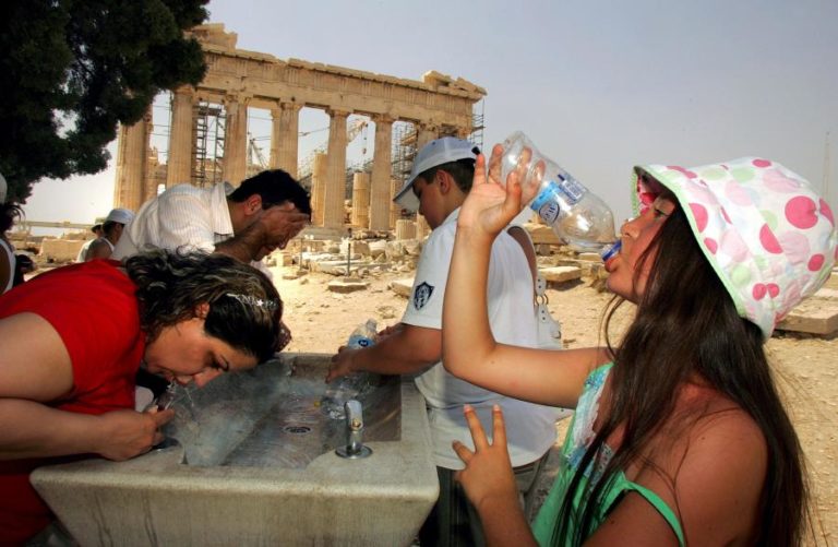 Grécia enfrenta onda de calor com temperaturas que podem atingir 45 graus