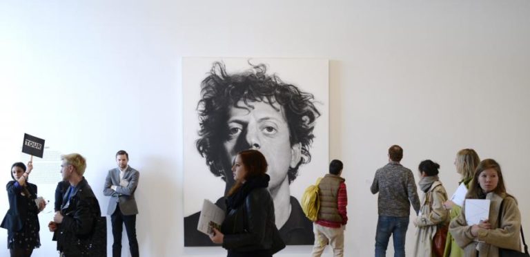 Pintor hiper-realista norte-americano Chuck Close morre aos 81 anos