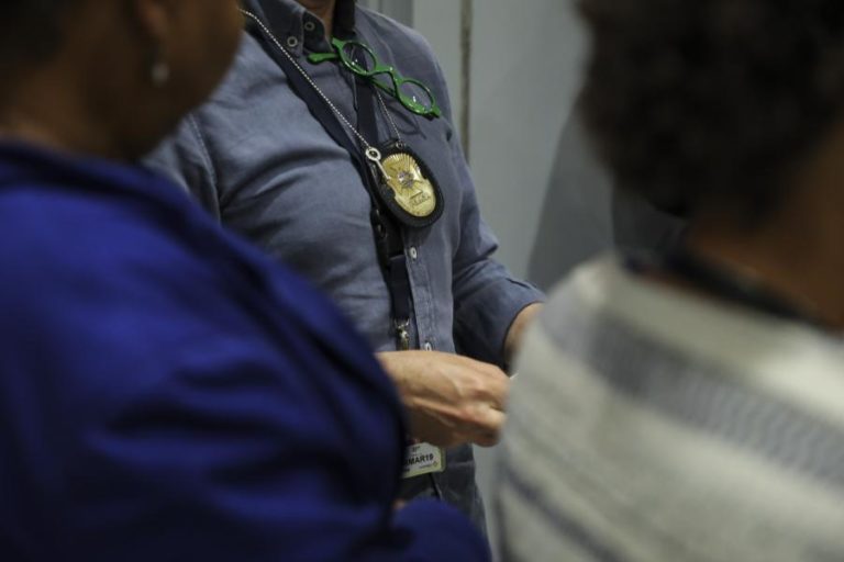Detidos em aeroportos nacionais dois homens com mandados de detenção europeus