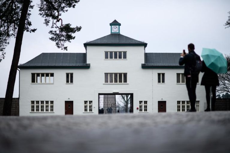 Ex-guarda de campo de concentração nazi julgado em outubro